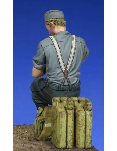 German Eating soldier WW II