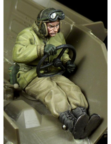 M8 Greyhound Crew (3 figures)